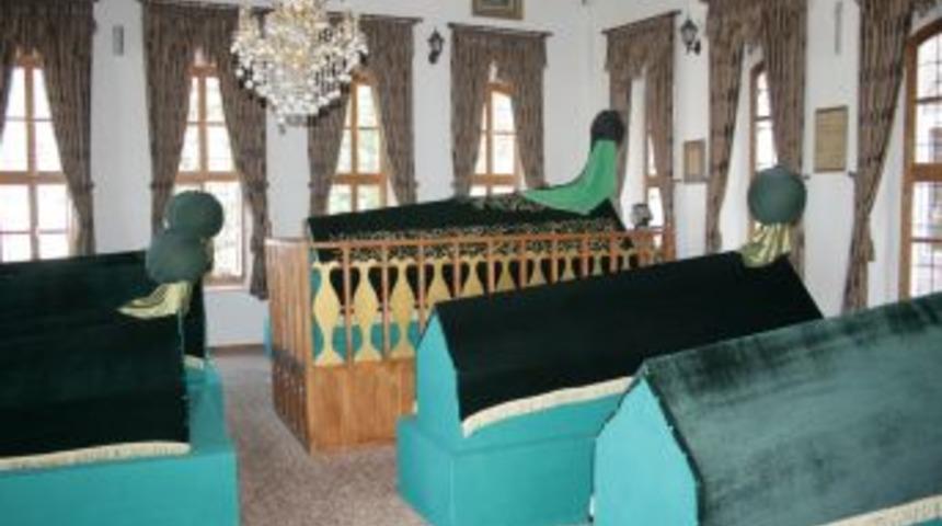 Ramazan'da &Uuml;ftade Hazretleri T&uuml;rbesi'ne ziyaret&ccedil;i akını