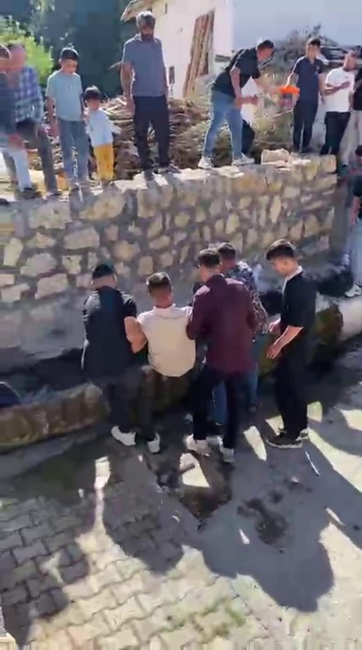 Asırlık sulu düğün geleneği: Damadın başına gelmeyen kalmadı! 1