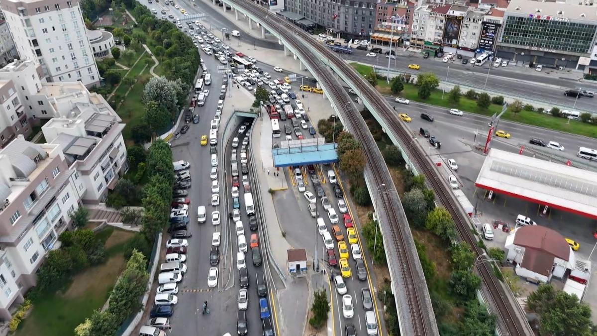 Okul d&ouml;nemi &ouml;ncesi otogarda yoğunluk! Bilet fiyatları da arttı 4