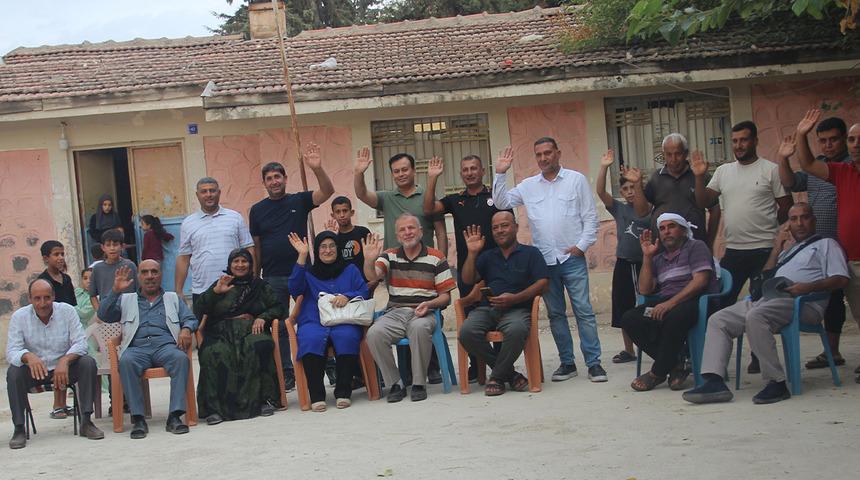 40 yıl sonra yeniden aynı okulda: Eski &ouml;ğrencileriyle buluştu