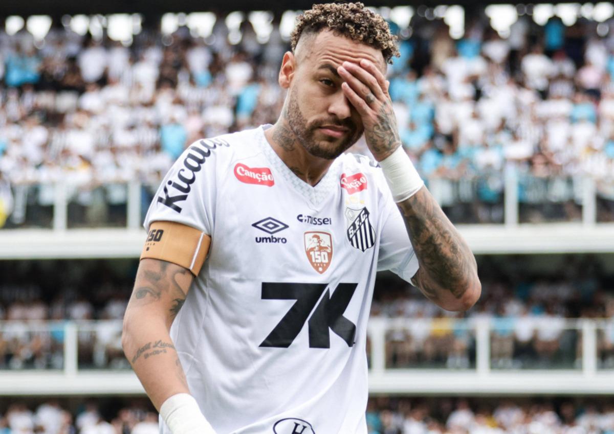 Brezilya da tarihi olay! Neymar efsanesi olduğu kul&uuml;b&uuml; ipten aldı, milyonlarca Euro yu cebinden &ouml;dedi 1