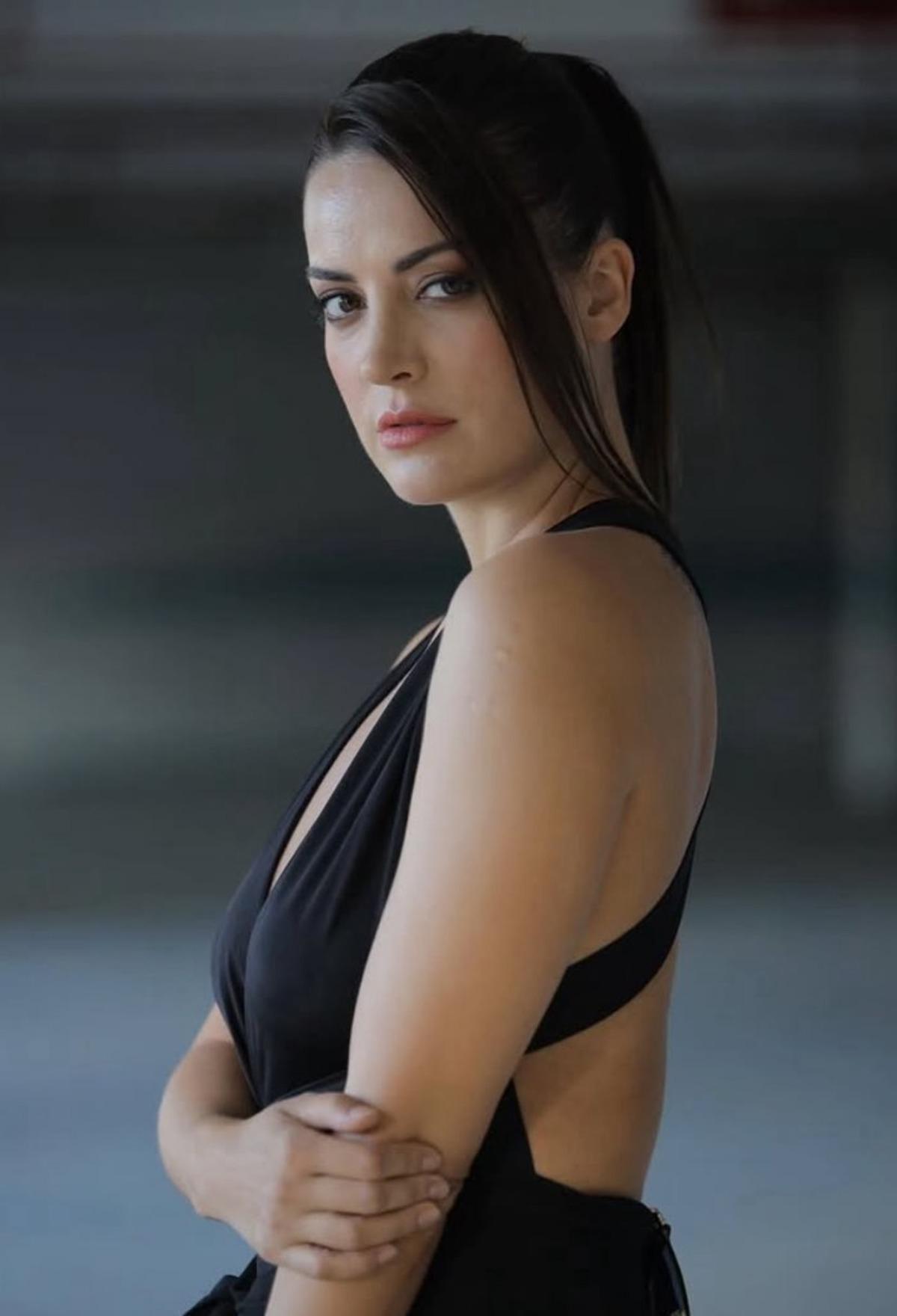 İrem Sak Kanal D ile anlaştı: Susuz Yaz dizisi kadrosunda... 1