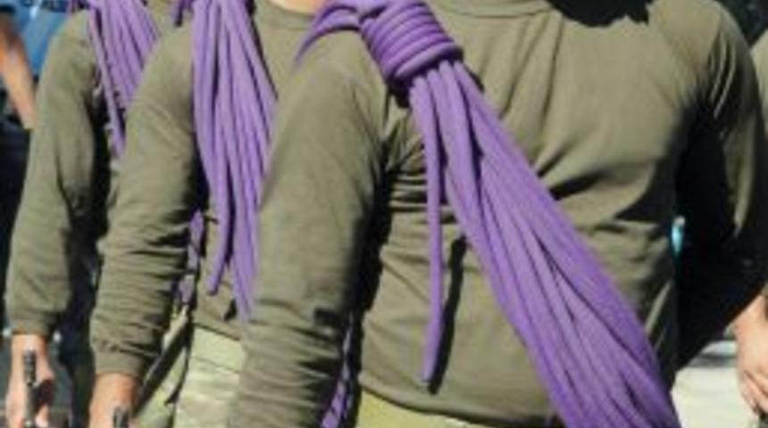 Profesyonel ordunun uzman &ccedil;avuşları ilk kez g&ouml;r&uuml;c&uuml;ye &ccedil;ıktı