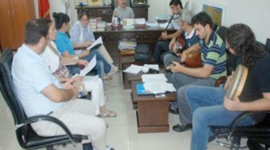 G&uuml;zel Sanatlar Fak&uuml;ltesi'ne &ccedil;ok dilli yeni repertuar