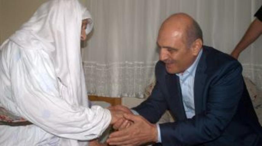 Bakan Bayraktar&rsquo;dan vefa ziyareti