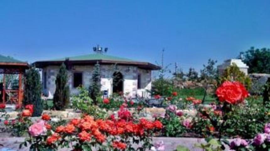 Yazıh&ouml;y&uuml;kl&uuml;lerin ikinci evi Osmanlı Kahvesi