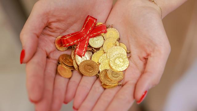 Altın fiyatları ne kadar oldu, düştü mü arttı mı? 13 Eylül 2026 gram, çeyrek, Cumhuriyet altını