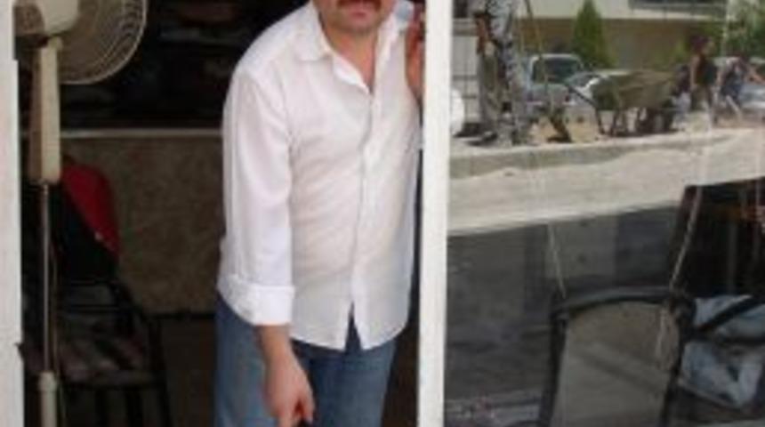 D&uuml;zeltilen yolda fazla dolgu kullanılınca d&uuml;kkanlar aşağıda kaldı