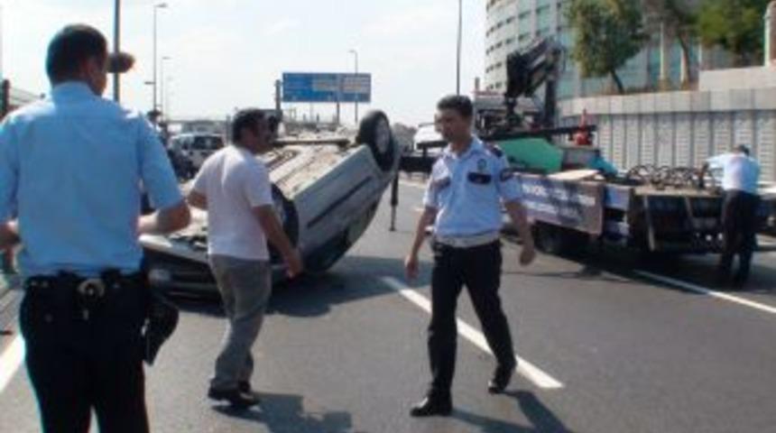 E-5&rsquo;teki kaza trafiği fel&ccedil; etti