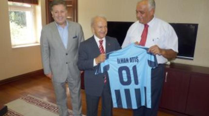 Vali Atış'a Demirspor forması hediye edildi