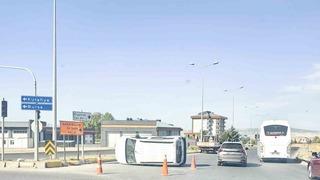 Eskişehir’de hafif ticari araç devrildi: 5 yaralı
