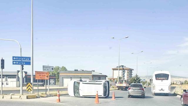 Eskişehir’de hafif ticari araç devrildi: 5 yaralı