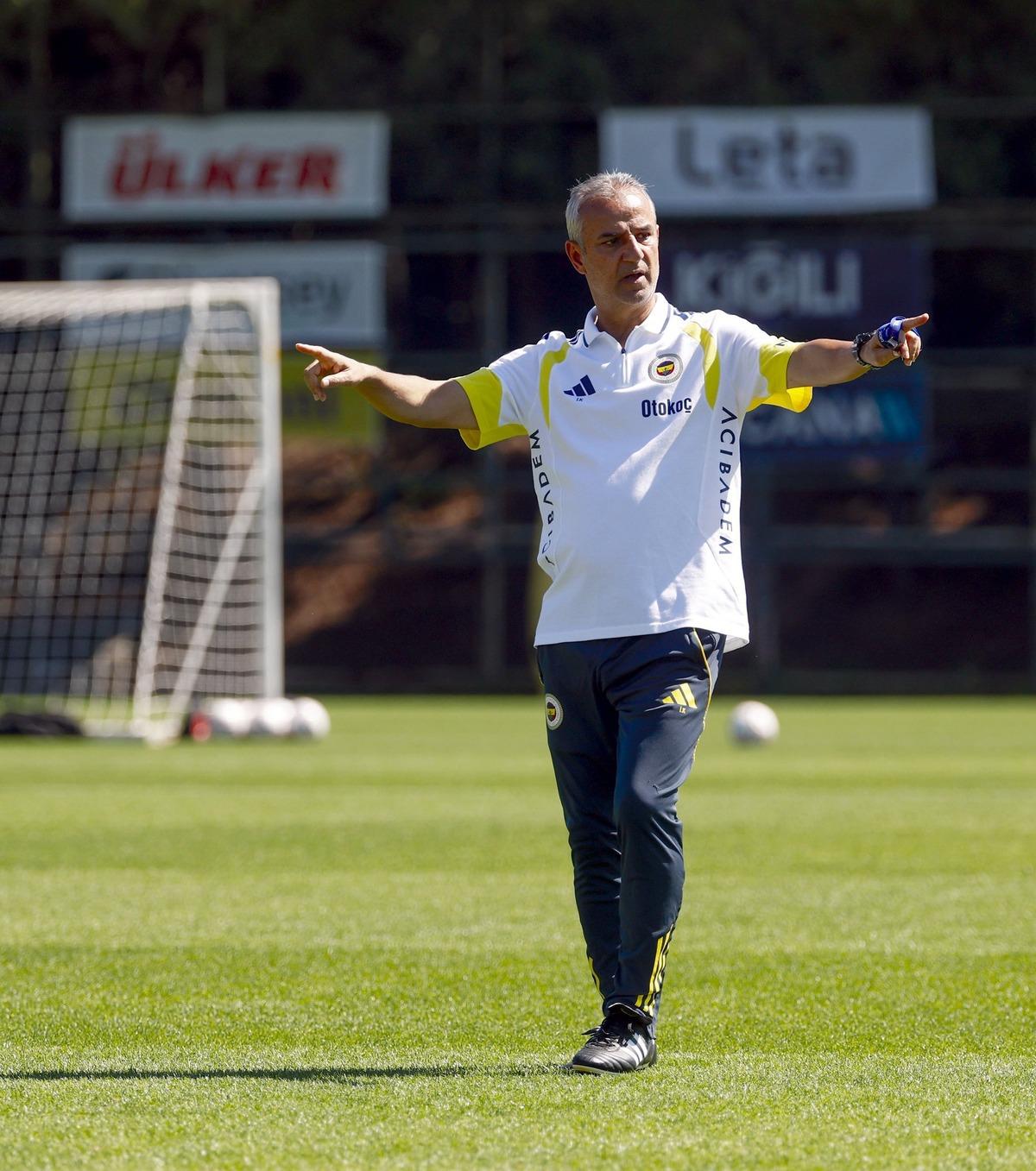 Fenerbahçe ye Gaziantep FK maçı öncesi iki yıldızından kötü haber 2