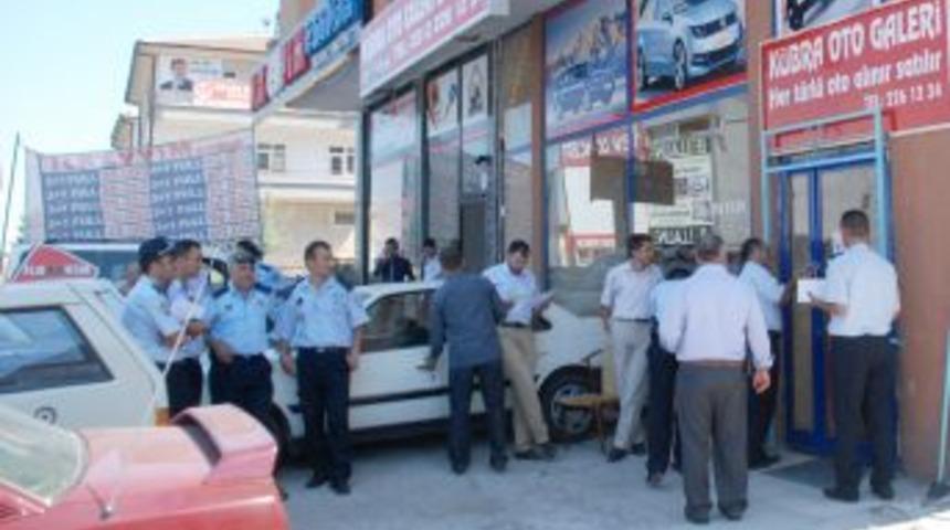 Ruhsatsız oto galeriler kapatıldı