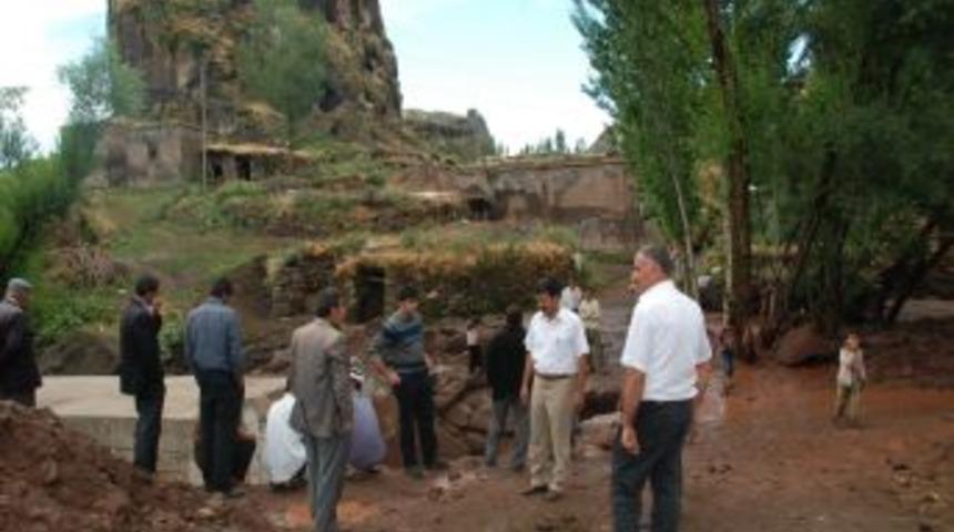 Muş&rsquo;ta k&ouml;y yolları yeniden yapılıyor