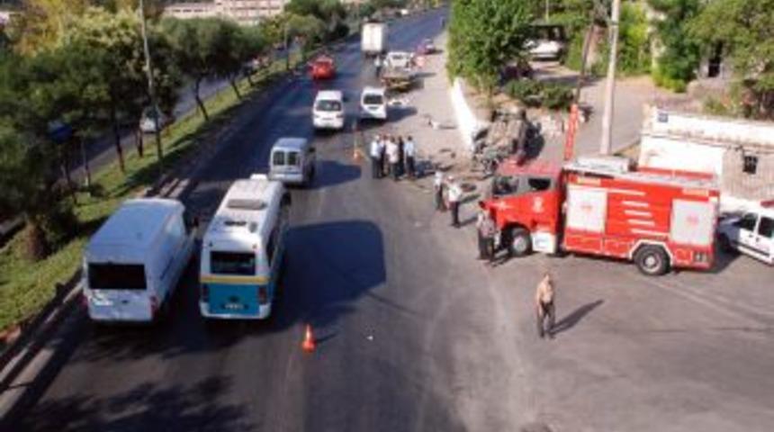 Alkoll&uuml; uzman jandarma, yayalara &ccedil;arptı: 1 &ouml;l&uuml;, 4 yaralı