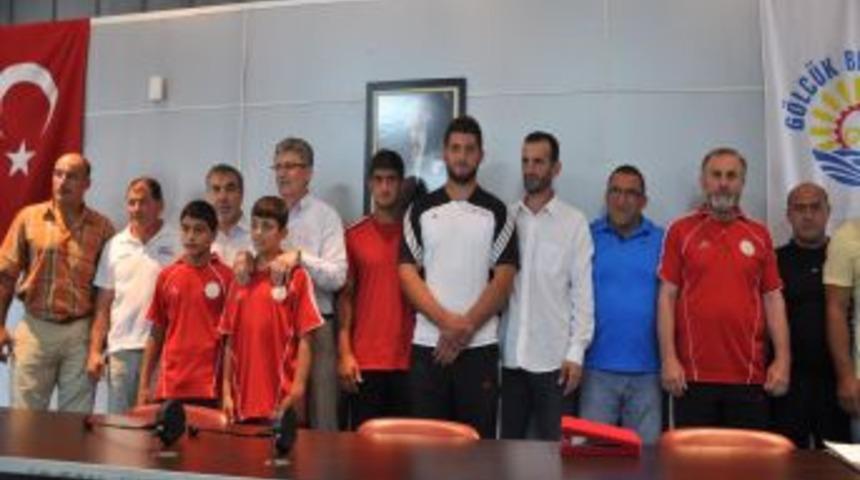 G&ouml;lc&uuml;kl&uuml; pehlivanlar &ouml;d&uuml;llendirildi