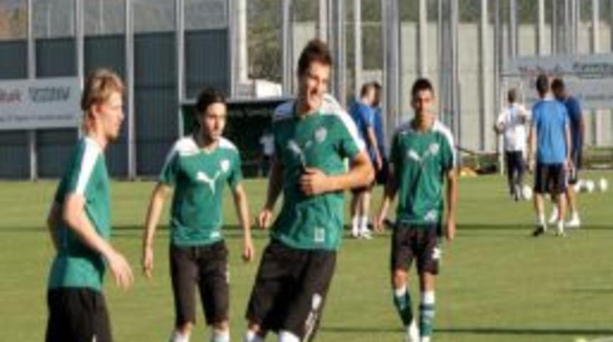 Bursaspor, Anderlecht ma&ccedil;ının son &ccedil;alışmasını kendi tesislerinde yaptı