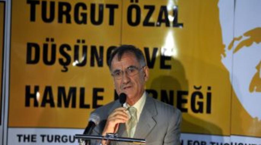 8. Cumhurbaşkanı &Ouml;zal i&ccedil;in anıt mezarının yanına bir m&uuml;ze kurulacak