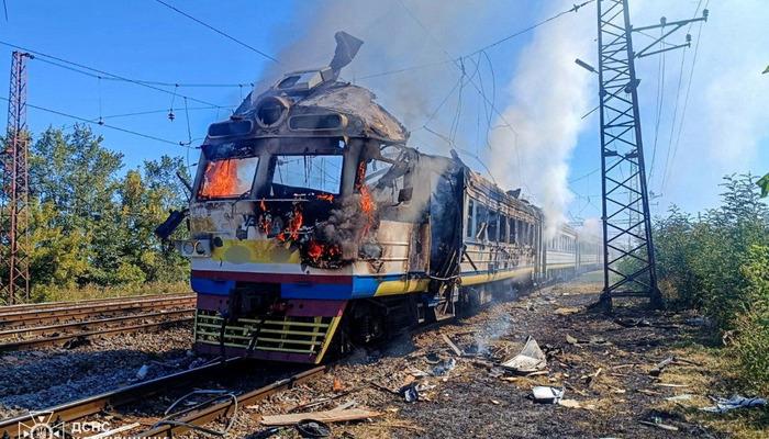 Rusya, Ukrayna-Polonya sınırında treni vurdu! Dakikalar &ouml;nce kritik isimler ge&ccedil;iş yapmış