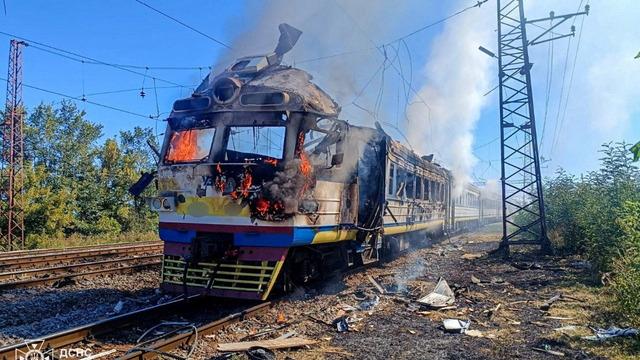 Rusya, Ukrayna-Polonya sınırında treni vurdu! Dakikalar önce kritik isimler geçiş yapmış