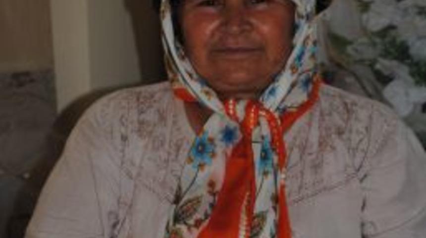 Kırgızlar başlarını sıcaktan kalpakla koruyor