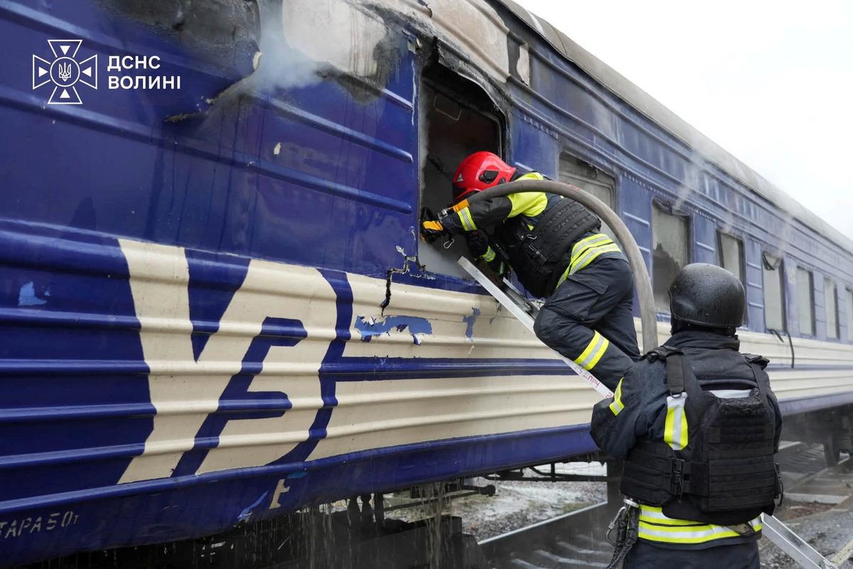 Rusya, Ukrayna-Polonya sınırında treni vurdu! Dakikalar önce kritik isimler geçiş yapmış 5