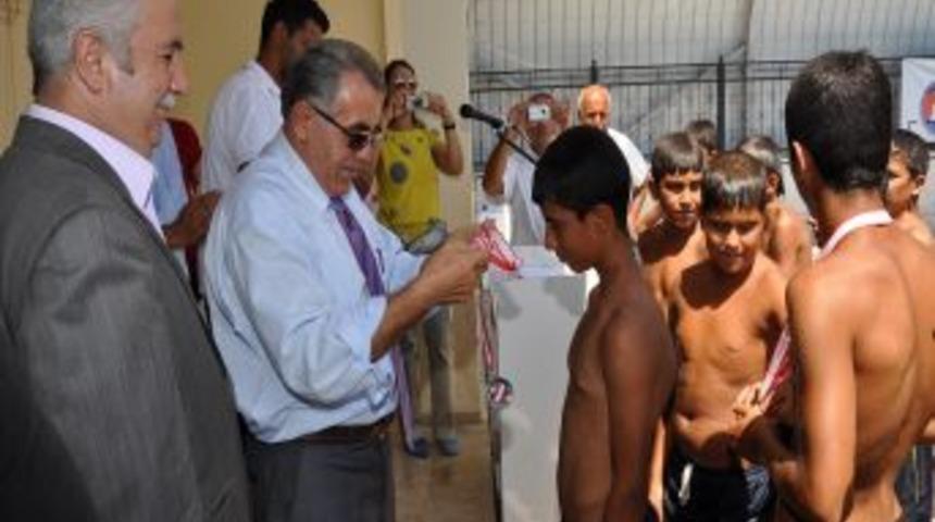 Sevgiye uzanan eller &ouml;d&uuml;l kazandırdı