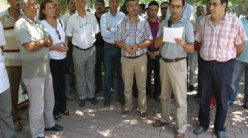 Emekli olunca &uuml;niversitede davul &ccedil;aldıran rekt&ouml;re dava a&ccedil;tı