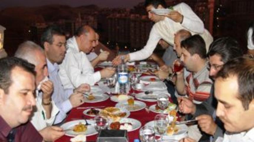 İftarda birlik ve beraberlik mesajları verildi