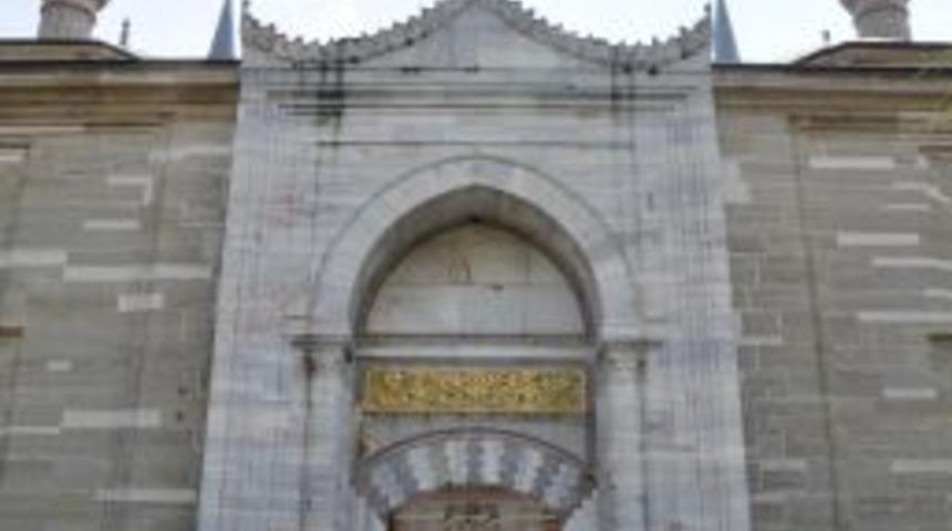 T&uuml;rkiye turuna &ccedil;ıkan gurbet&ccedil;i gen&ccedil;ler, Selimiye'ye hayran kaldı