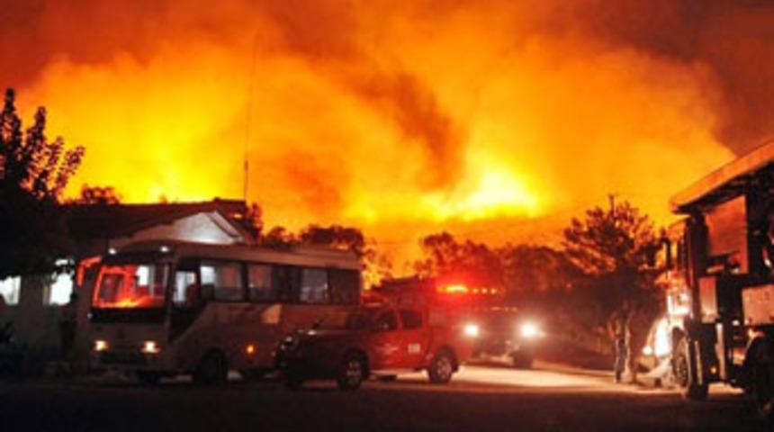 İzmir'de alevli gece