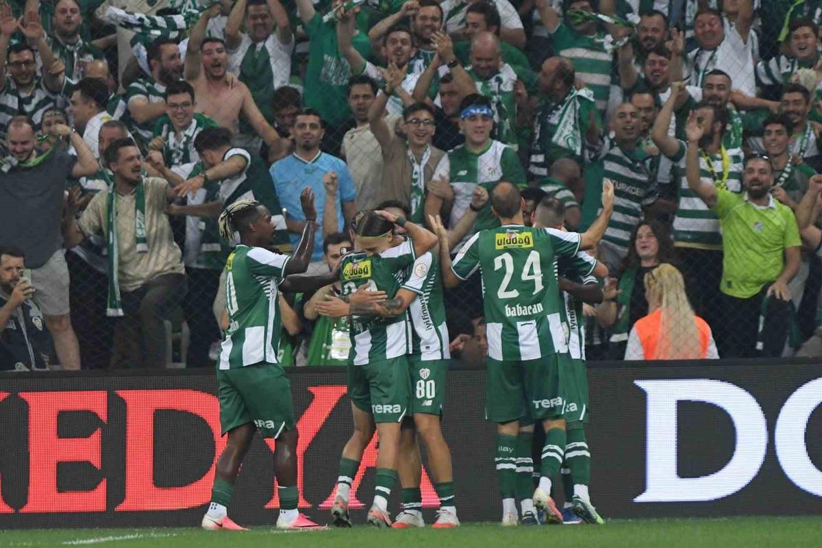Trendyol 1. Lig: Bursaspor: 2 - Esenler Erokspor: 2 1