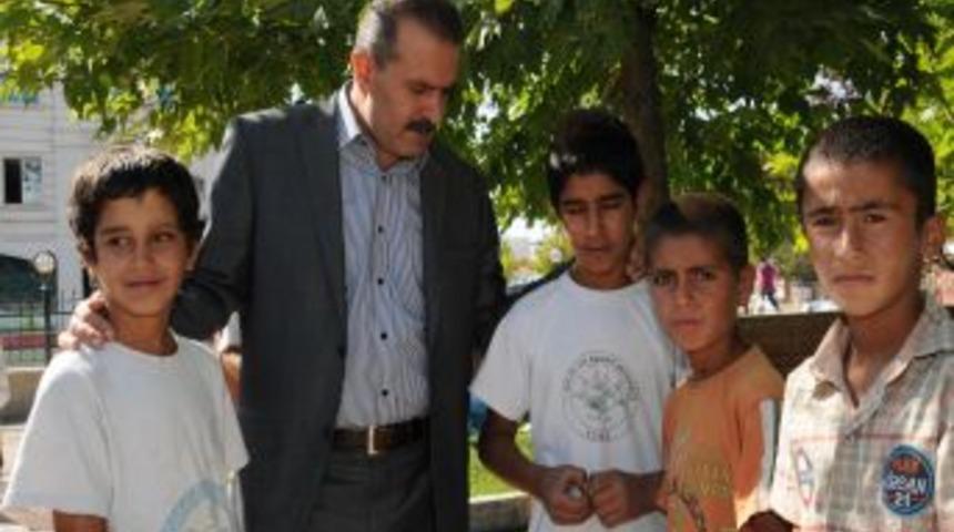 Pakistan devlet nişanı Milletvekili Kayat&uuml;rk'e verildi