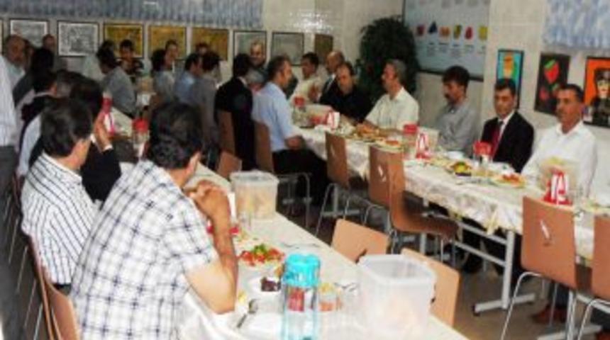 G&uuml;m&uuml;şhane &ouml;zel eğitim kurumları protokol&uuml; iftarda buluştu
