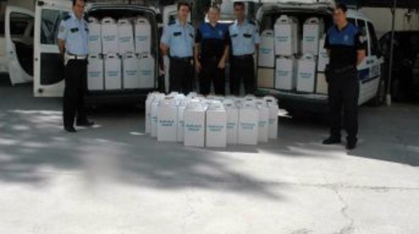 Salihli polisi yoksullar i&ccedil;in seferber oldu