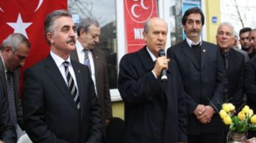 Devlet Bah&ccedil;eli'den Koyunhisar Camii'ne 100 bin lira bağış
