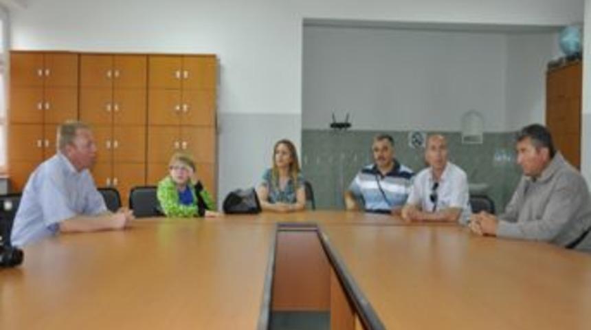 Eğitimciler komşu &uuml;lkeleri ziyaret etti