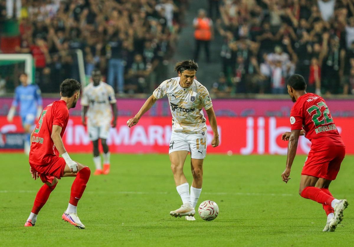 "Ya Fenerbahçe ye ya Beşiktaş a gider" derken... İstifa yükleniyor 1
