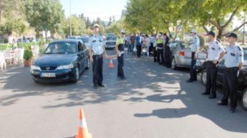 Emniyet, Erdemir &ouml;n&uuml;nde tedbiri elden bırakmadı