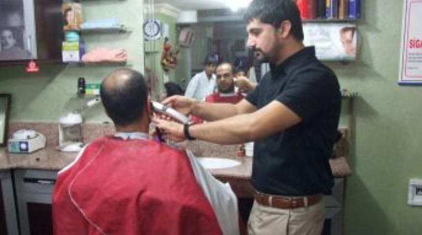 Bir g&uuml;nl&uuml;k kazancını Somali'ye g&ouml;nderecek