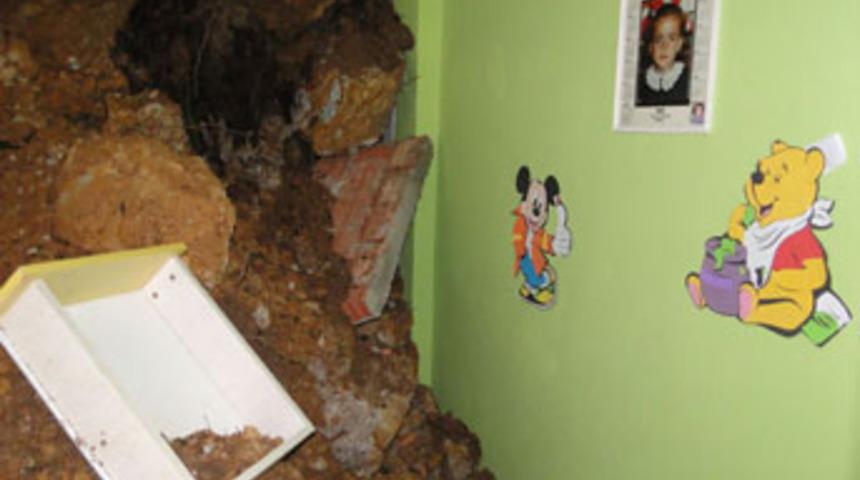 Sahurda heyelan paniği