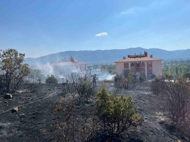 Simav&rsquo;da dağlık alanda yangın paniği 1