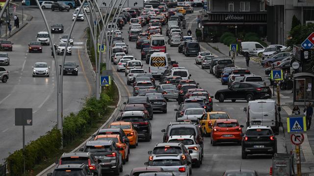 Başkentte eğitim öğretim yılının ilk gününde trafik yoğunluğu yaşandı