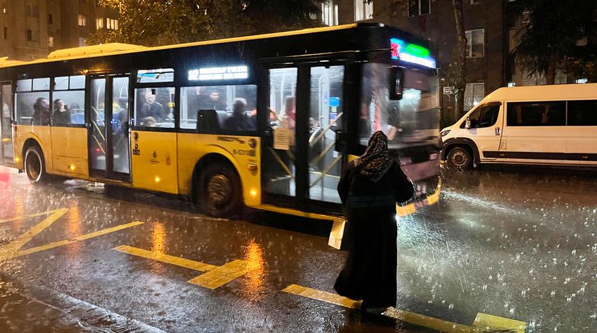 Yaz havası sona eriyor! Hava 8 derece birden soğudu, kuvvetli sağanak geliyor