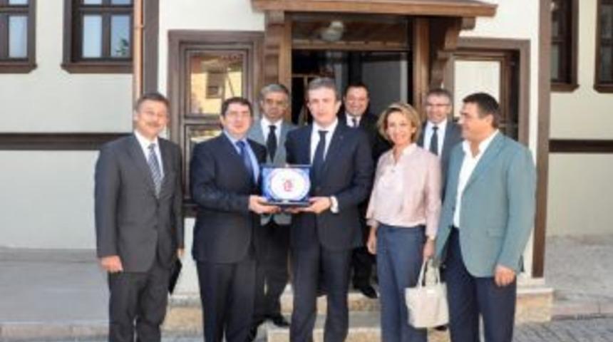 T&uuml;rk Girişim ve İş D&uuml;nyası Konfederasyonu ESİAD'ı ziyaret etti