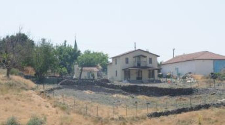 Bir asırlık k&ouml;y ilk defa asfalta kavuşuyor