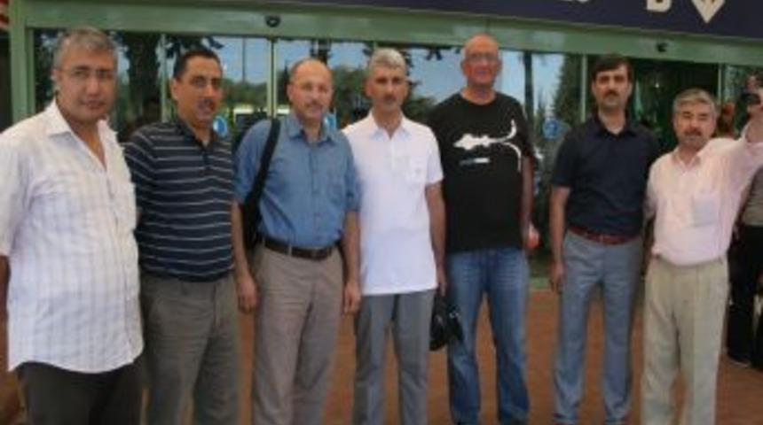 G&ouml;n&uuml;ll&uuml; doktorlar Somali'ye gitti