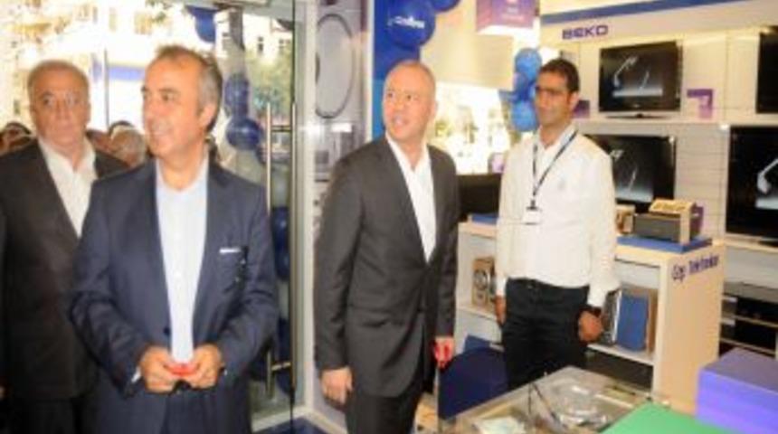 Ar&ccedil;elik CEO&rsquo;su kahvaltıda kelle pa&ccedil;a &ccedil;orbası i&ccedil;ti