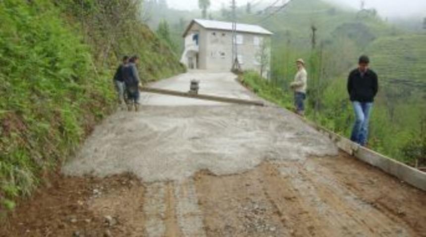 Rize&rsquo;de 20 k&ouml;y&uuml;n yol betonlama &ccedil;alışmaları tamamlandı